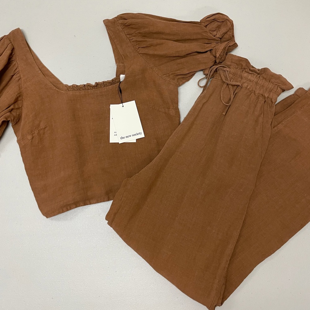 Women's Linen Blouse and Pants Set in Sequoia